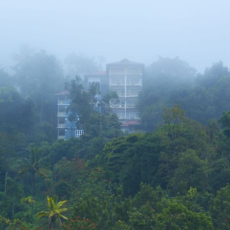 Spice Country Resort Chithirapuram Esterno foto